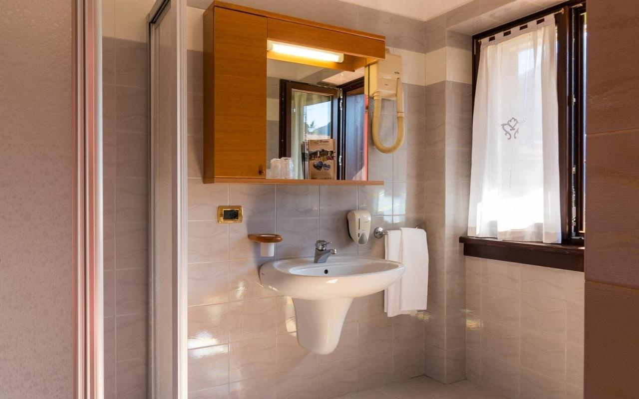 Hotel Bellavista Пинцоло Экстерьер фото